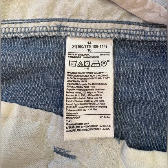 GAP, High Rise 4" Khaki Girlfriend Shorts, Size 14, Blue Chambray - Picture 6 of 10